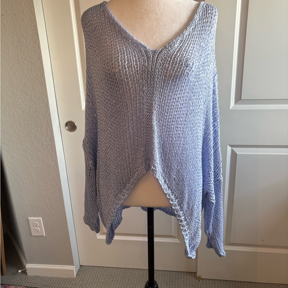 Elegant V-Neck Lavender Sweater - made in Italy Brand New!